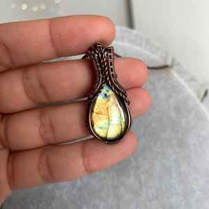 Collar con colgante de labradorita envuelto en cobre, joyería de cristal hecha a mano, regalo bohemio para ella, piedra preciosa Natural - Product Image 2