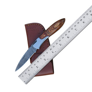 Couteaux de poche pliants en bois Couteau pliant en acier damas fait à la main pour hommes Couteau de poche avec manche en bois pour couper - Product Image 1