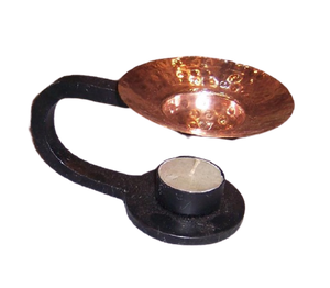 Brûleur d'encens artisanal en fer émaillé avec bol en cuivre et huile parfumée avec bougie chauffe-plat - Product Image 1