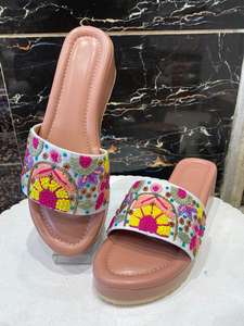 Meilleur produit Chaussures et accessoires Sandale de travail brodée à la main pour femmes disponible à la taille personnalisée d'Inde - Product Image 5