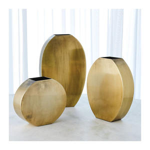 Florero de Aluminio de Diseño Moderno Exclusivo con Acabado Metálico Refinado para Interiores de Hogar y Oficina - Product Image 4