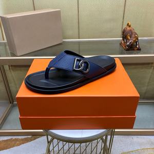 Sandales plates de créateur de haute qualité, chaussures décontractées pour hommes, pantoufles rétro tendance, pantoufles de plage pour femmes, chaussures très vendues - Product Image 2