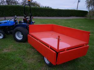 Remolque Agrícola Hidráulico de 4 Ruedas Green Farm Red con Función de Volteo, Barra de Remolque Alta de 40 m, Velocidad de Remolque de 50 km/h para Transporte Agrícola - Product Image 2