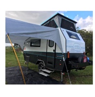 Caravane de camping moderne et luxueuse avec châssis à essieu unique de 15 pieds, 4 vérins stabilisateurs, lit queen size, conception étanche
