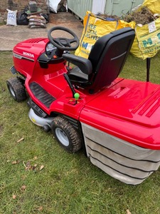 HF2417 Tondeuse à gazon autoportée sans fil avec boîte à herbe Moteur 173cc Meilleure qualité Prix d'usine Vente à chaud - Product Image 3