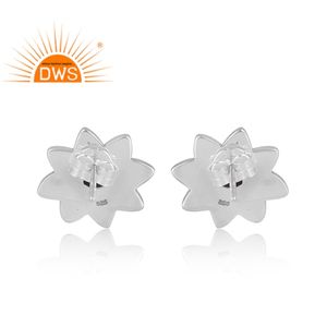 Pendientes de Plata de Ley Oxidada Hechos a Mano con Tanzanita Natural y Diseño Floral, Fabricante de Joyería Personalizada - Product Image 5