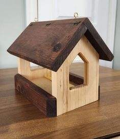 Nichoirs en bois naturel abordables pour attirer les oiseaux dans votre jardin avec des caractéristiques écologiques et résistantes aux intempéries - Product Image 2