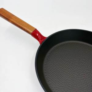 Poêle à frire ronde avec manche en bois Structure en pierre pour la cuisine <span class=keywords><strong>ou</strong></span> le camping Vente en gros Nouveau design en <span class=keywords><strong>fonte</strong></span> <span class=keywords><strong>émaillée</strong></span> - Product Image 3