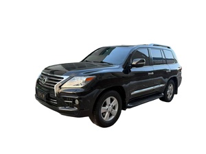 SUV 570 Modelo 2023 Usado en Excelentes Condiciones, Turbo Automático, Asientos de Cuero, Techo Panorámico, Cámara Trasera 360, Faros de Xenón, Bajo Kilometraje - Product Image 3