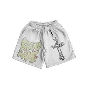 Vente en gros Ensemble deux pièces t-shirt et short graphiques avec logo sérigraphié personnalisé Ensemble chemise et short d'été 2 pièces Survêtement pour hommes - Product Image 6