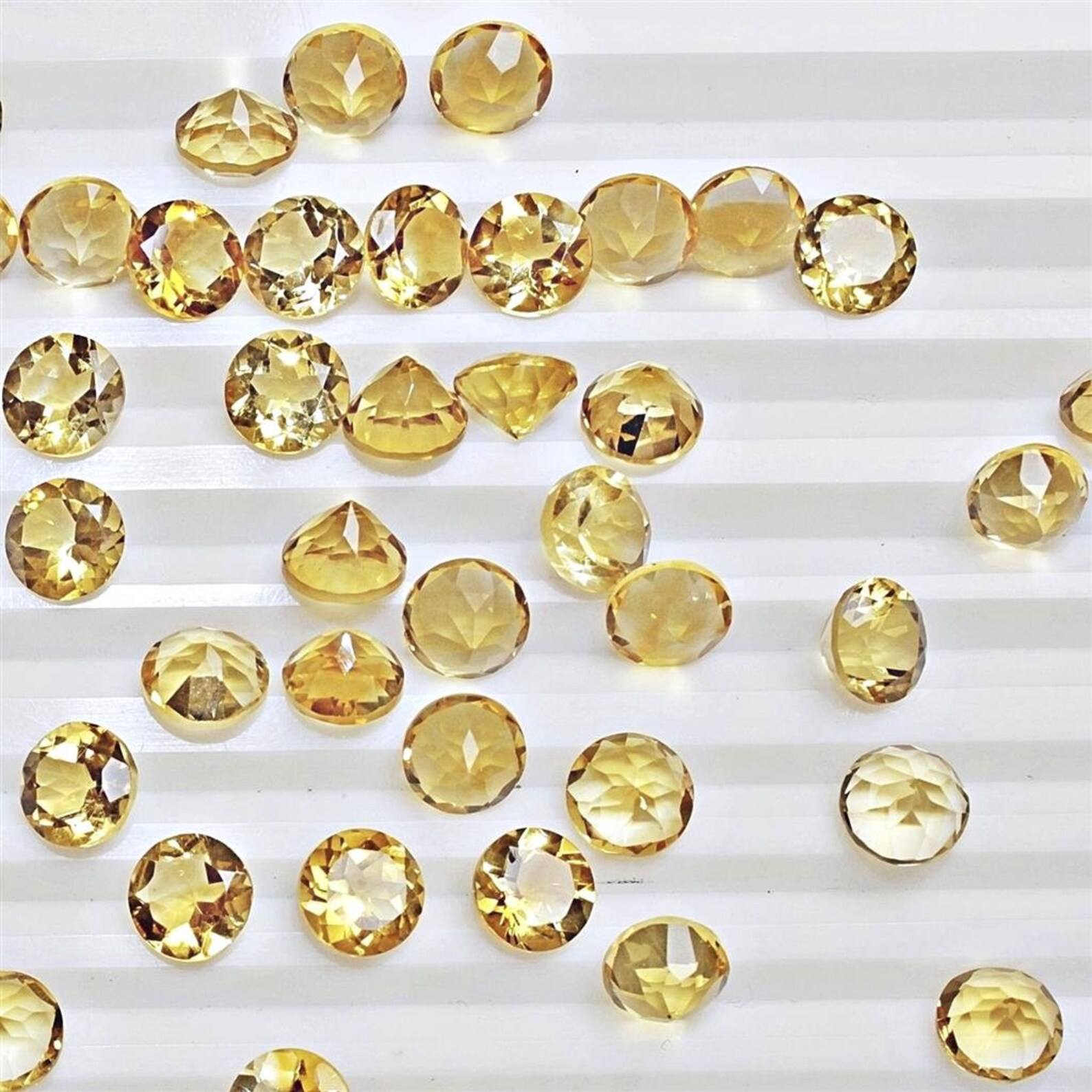 สีเหลือง