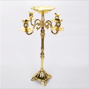 Candelabro de metal de estilo vintage, Color dorado con 5 brazos y cuenco en la parte superior, listo para enviar, suministro de centro de mesa de la India - Product Image 1