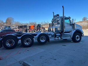 Camion benne basculante d'occasion INTERNATIONAL 6x4 2026, moteur diesel 10 cylindres >450ch, caméra arrière 360°, écran tactile, automatique - Product Image 5