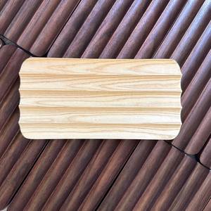 Portalápices Ecológico Hecho a Mano con Resina y Madera Natural con Diseño de MODELO, Organizador de Accesorios de Escritorio - Product Image 5