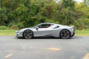 รถยนต์มือสองขายส่งราคาถูก Ferrari SF90 Stradale AWD 2 ประตู คูเป้ ไฮบริด เทอร์โบ เบาะหนังสีเข้ม ระบบควบคุมความเร็วอัตโนมัติแบบปรับได้ รถใช้แล้วสำหรับขาย - Product Image 3