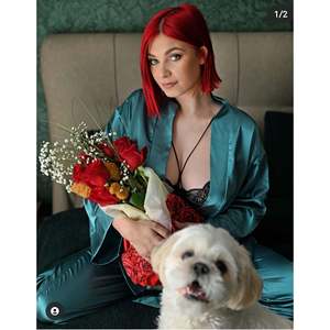 Traje de Baño Lumija para Mujer, Blazer Cruzado de Satén de Seda Verde Mar con Elegantes Detalles de Perlas - Product Image 4