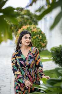 Ensemble Kurtis de vêtements de festival Heavy Rayon pour femmes avec impression à quatre côtés pour filles - Product Image 2