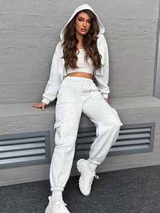 ชุดวอร์มปักลายสำหรับผู้หญิงเสื้อครอปและกางเกงชุดฟิตเนสชุดวอร์มสำหรับผู้หญิง - Product Image 4