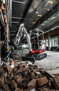 รถขุดขนาดเล็ก Takeuchi TB215 แบบตีนตะขาบ พร้อมมอเตอร์และปั๊ม น้ำหนัก 557 กก. ใช้งานได้ 10,001-20,000 ชั่วโมง เหมาะสำหรับงานเกษตรและก่อสร้าง - Product Image 5