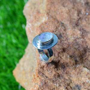 Anillo de Plata de Ley 925 con Piedra Lunar Arcoíris, Joyería de Piedra Preciosa en Bruto, Hecho a Mano, Regalo Único para Mujer, Talla Estadounidense 5.5 - Product Image 3
