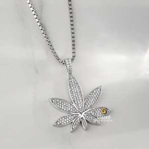 จี้เพชรโมอิสซาไนต์ทรงกลมแบบใหม่ สวยงาม ระดับความใส VVS ประดับเพชรเต็มรูปแบบ ดีไซน์ใบกัญชา สไตล์ฮิปฮอป เงินแท้ 925 - Product Image 2