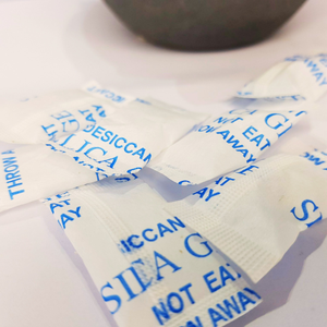 Custom Logo Food Grade Silica Gel Bead <b>Desiccant</b> Sio2 99.8% Purity Low Factory Price Petroleum Additives Vietnam Manufacturer - Product Image 1