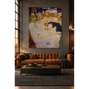 Fida Klimt Mère avec des fleurs dans les cheveux et enfant endormi, impression sur toile verticale - Product Image 3
