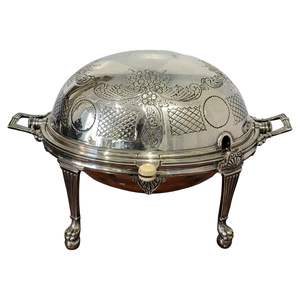 Stainless Steel Round Professional Buffet Chafing Dish Food Warmer Casserole with Stand Luxury Stainless Steel Chafing Dish - Product Image 1