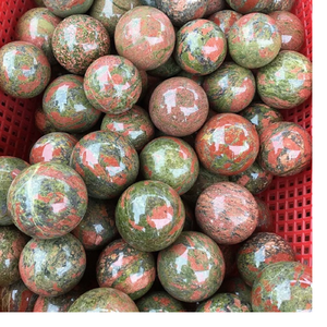 Bolas de esferas de amatista de piedras preciosas hechas a medida en tamaño 4 cm adecuadas para tiendas de suministros de cristal y tiendas curativas para reventa - Product Image 1