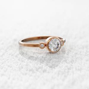 Bague de fiançailles en argent avec moissanite de qualité supérieure, demi-carat, bague classique à sertissage fin, coupe ronde, bijoux de mariage de luxe, fournisseur OEM - Product Image 3
