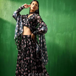 ADAA PINK LOTUS ORGANZA SLIM FIT LEHENGA SET Lehenga Choli de seda moderna para bodas y fiestas - Product Image 1