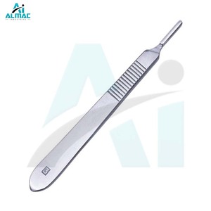 Manija de Bisturí de Acero de Alta Calidad ALMAC, Control Preciso de la Hoja, Construcción Duradera para Uso Quirúrgico en Hospitales, 1 Año de Garantía, CE - Product Image 1