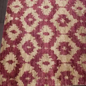Tapis moderne de Bohème Indo Nepali Floral Ikat Motif Tapis Magenta Crème Laine Tapis Noué à la Main Support en Latex 100% Coton - Product Image 1