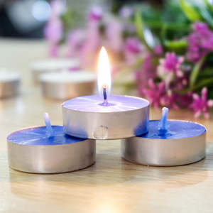Juego de 4 velas Maxi Tealight perfumadas de alta calidad, cera de parafina personalizada hecha en Vietnam, iluminación de decoración del hogar de Año Nuevo - Product Image 1