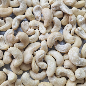 เม็ดมะม่วงหิมพานต์เม็ดมะม่วงหิมพานต์แบบออร์แกนิกจากเวียดนามผู้จัดจำหน่ายที่เชื่อถือได้จากเวียดนามส่งออกไปยังเรายุโรปตะวันออกกลาง - Product Image 1