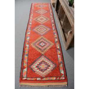 Alfombra roja Kilim turca Vintage, 2,8x10,9 pies, área grande, respaldo de látex de lana, patrón de retazos para adolescentes, modelo de pasillo rectangular de 10mm - Product Image 1