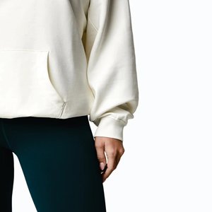 เสื้อฮู้ดผู้หญิงพิมพ์โลโก้ด้านหน้า สไตล์สตรีทแวร์สำหรับฤดูหนาว เป็นมิตรกับสิ่งแวดล้อม แห้งเร็ว ผ้าฝ้ายฟลีซ 100% สีตามสั่ง ผลิตโดยโรงงาน OEM - Product Image 5