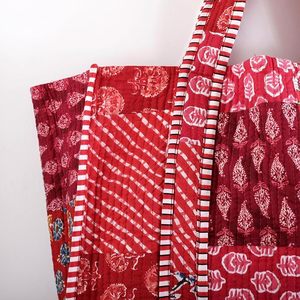 Fait à la main indien Vintage dame multi-rouge imprimé fleuri matelassé imprimé 100% coton femmes épaule sac fourre-tout à la mode fermeture éclair - Product Image 3