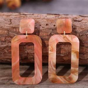 Pendientes de aro de acrílico con patrón de amor elegante, diseño de resina geométrico clásico para mujer, para fiesta, negocios, joyería de moda de Navidad - Product Image 2