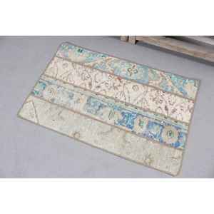 Alfombra Pequeña Vintage de 1.7x2.7 pies, Alfombra Turca, Alfombra Azul con Diseño de Patchwork - Product Image 2