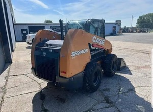 Chargeuse compacte sur chenilles de type frontal 2025 SV280B avec moteur Kubota, dotée d'un moteur principal, d'un roulement, d'une pompe, d'une boîte de vitesses et d'un PLC - Product Image 3