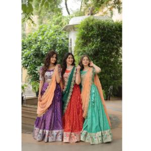 Tela de Jacquard Cosmos tradicional y mezcla de seda, suministro al por mayor, para ropa étnica de alta gama disponible a un precio asequible - Product Image 1