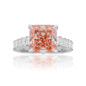 Anillo de Compromiso de Platino para Mujer con Diamante Sintético Rosa Intenso Corte Princesa, Piedras Laterales de Diamante Blanco, Certificado IGI - Product Image 1