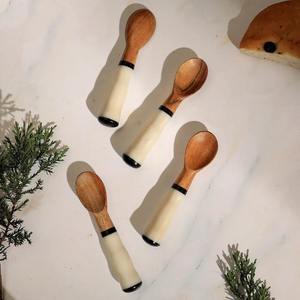 Ensemble de 2 spatules en bois avec manche en résine et ustensiles faits à la main durables - Product Image 6