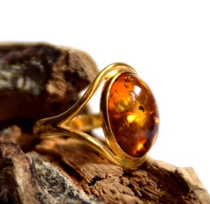 Bague en ambre de la Baltique plaqué or 18 carats faite à la main, beau cadeau de mariage pour les femmes, améthyste en diamant taille ovale personnalisable - Product Image 2