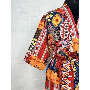 ชุดกิโมโนยาวแบบกลับด้านได้ Kantha Pur สีเขียวพาสเทล ลายสัตว์ ผ้าฝ้าย สำหรับคลุมชุดว่ายน้ำ - Product Image 3