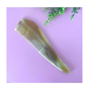 Fashionable Buffalo Horn & Cow Horn Eco-Friendly Natural <b>Hair</b> Grooming black color Comb <b>for</b> Home Use - Product Image 2