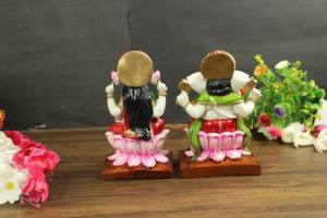 Statue de Laxmi Ganesh en résine multicolore artisanale de Nirmala Handicrafts, décoration pour la maison et le temple, idole de lotus colorée du Rajasthan - Product Image 4