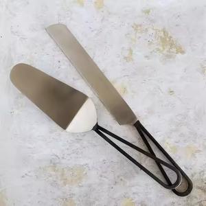 Ensemble de spatules à gâteau en métal durable avec poignée décorative, couteau à tarte et pelle à dessert pour mariage, vaisselle pour une utilisation longue durée - Product Image 2