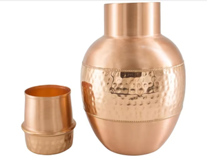 La carafe en cuivre améliore naturellement la qualité de l'eau en permettant aux propriétés bénéfiques du cuivre de s'infuser en douceur au fil du temps. - Product Image 5